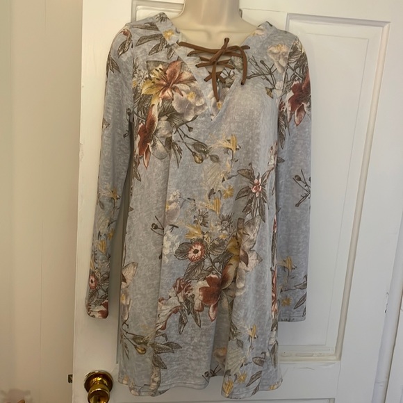 Pink blush top medium nwt - Picture 2 of 3